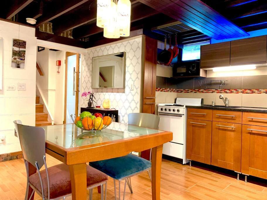 Live In This Iconic East Side Lower Level Unit Providence Exterior photo